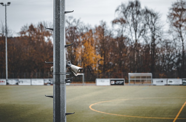 中場依然不 中場依然不